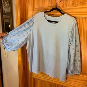 NWOT size 2X blouse with eyelet sleeves